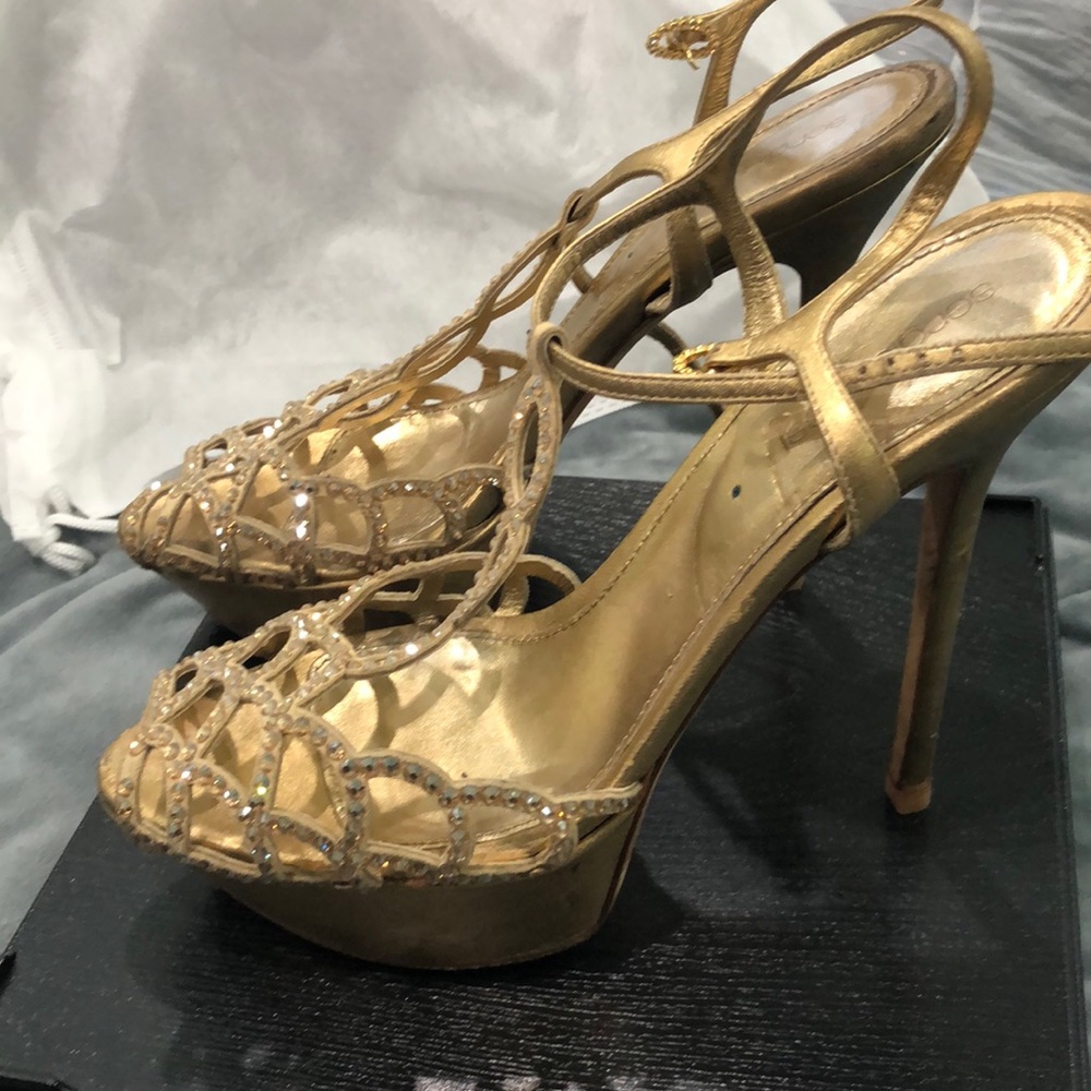 Sergio Rossi gold crystals